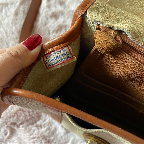 SOLD Vintage Dooney & Bourke Medium Lockhart Flap Bag - Picture 11 of 11